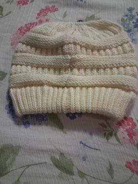 LadiesCream Knit Beanie Hat